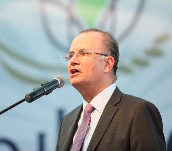 الوزير محمد مصطفى