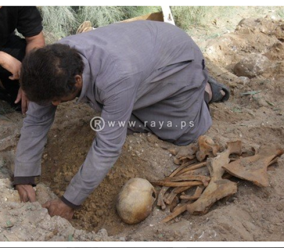 جراء قصف الإحتلال الصهيوني لمقبرة رفح جنوب مدينة غزة