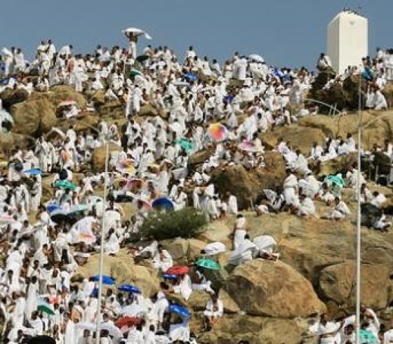 مشاهدة الحجاج على جبل عرفات بث مباشر جبل الاربعين