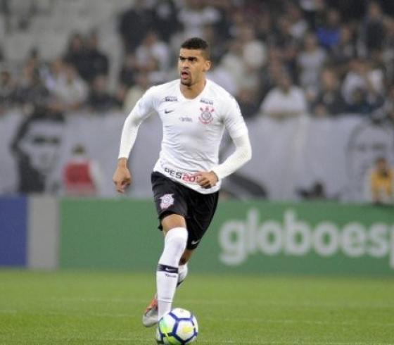 ليو سانتوس، لاعب نادي كورينثيانز