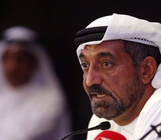 الشيخ أحمد بن سعيد آل مكتوم خلال المؤتمر الصحفي