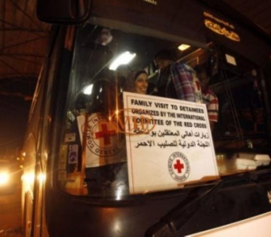 مغادرة فوج جديد من أهالي الأسرى لزيارة أبنائهم في نفحة