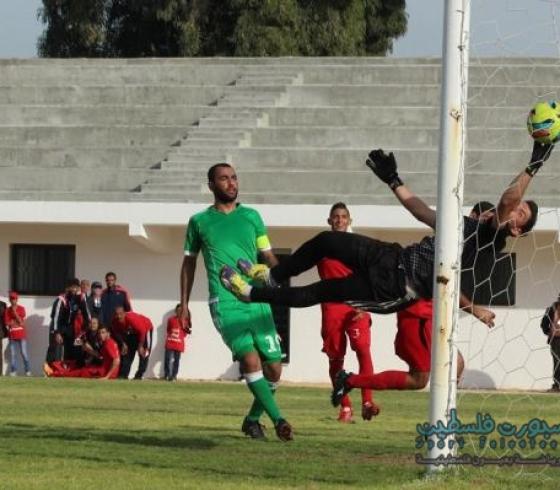 صورة من ارضية الملعب