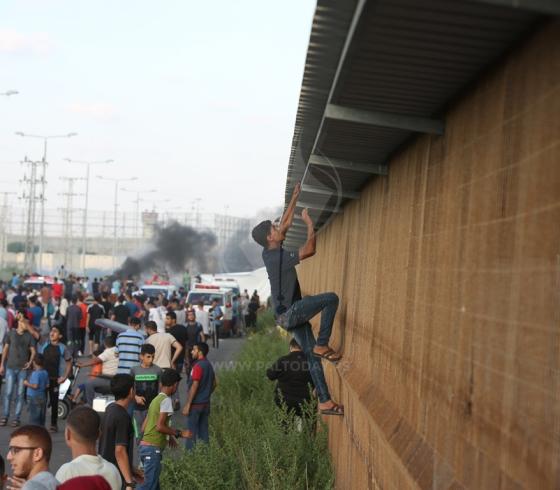 مواجهات حاجز بيت حانون ‫(43516432)‬ ‫‬.JPG