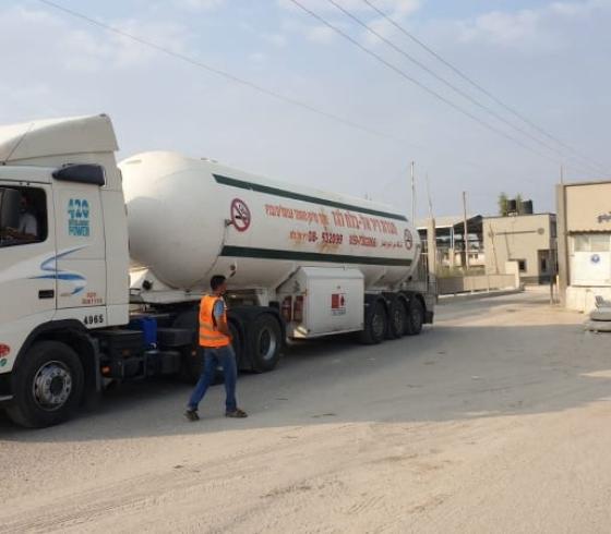 شاحنة تقل وقود في غزة