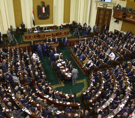 البرلمان المصري يقر تعديل على قانون التظاهر