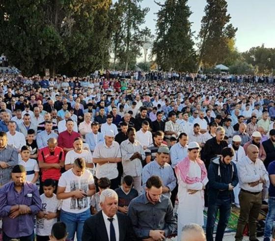 صلاة العيد في المسجد الاقصى
