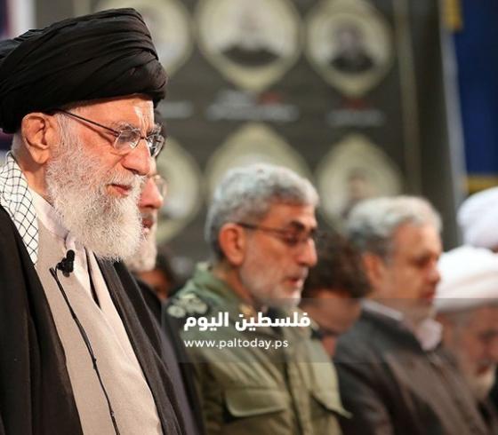 صلاة الجنازة على جثماني الشهيدين سليمانيوالمهندس (12)