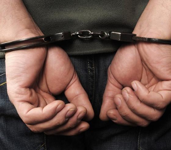 القاء القبض على لصوص سطوا على محطة محروقات