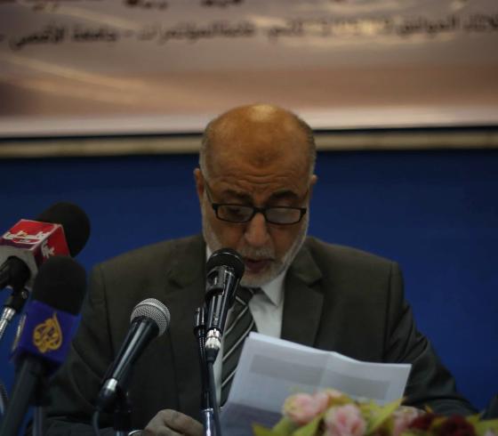 أستاذ الإعلام في الجامعة الإسلامية البروفيسور جواد راغب الدلو 