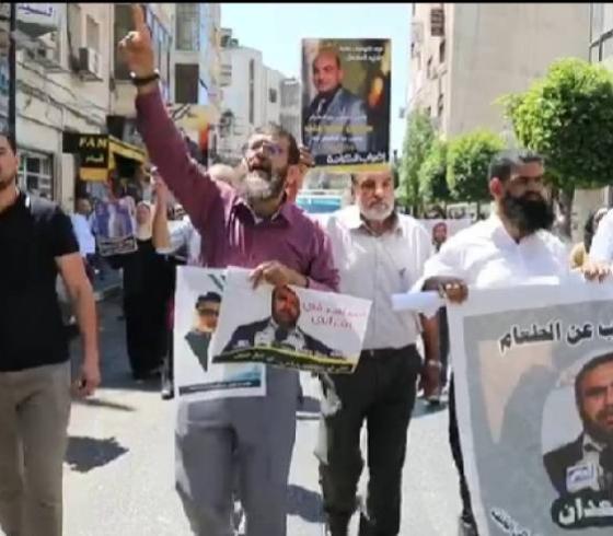 مسيرة مع الاسرى