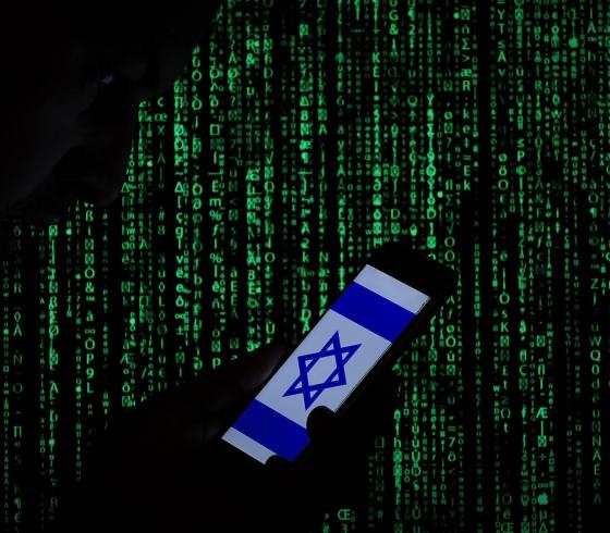 اسرائيل تراقب هواتب السياسيين