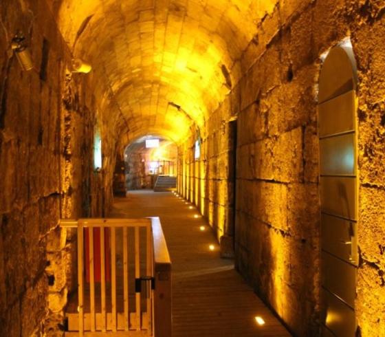 نفق اسفل مدينة القدس المحتلة
