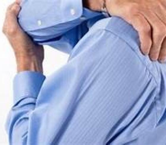 الام الكتف