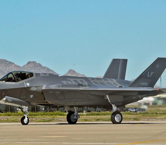 إدارة بايدن تجمد صفقة بيع طائرات "اف-35" للإمارات