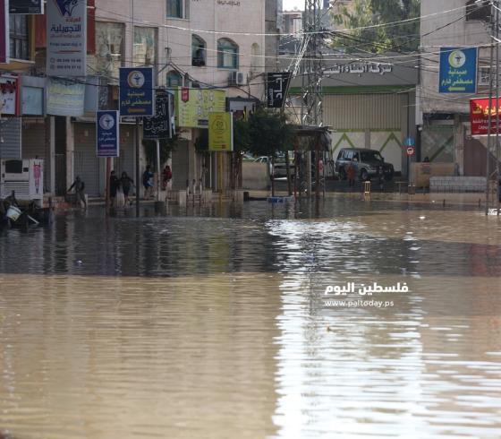 غزارة الأمطار تغرق شوارع كبيرة في بيت لاهيا (7).JPG