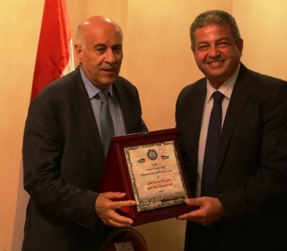 ​الرجوب يبحث مع وزير الرياضة المصري سُبل دعم قطاعي الشباب