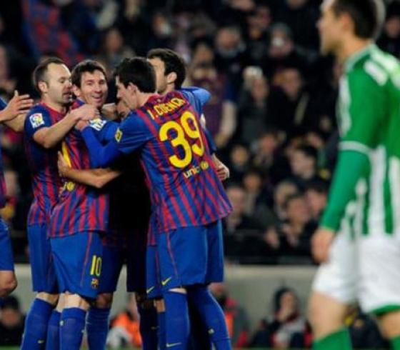برشلونة يحقق فوزاً صعباً على بيتيس