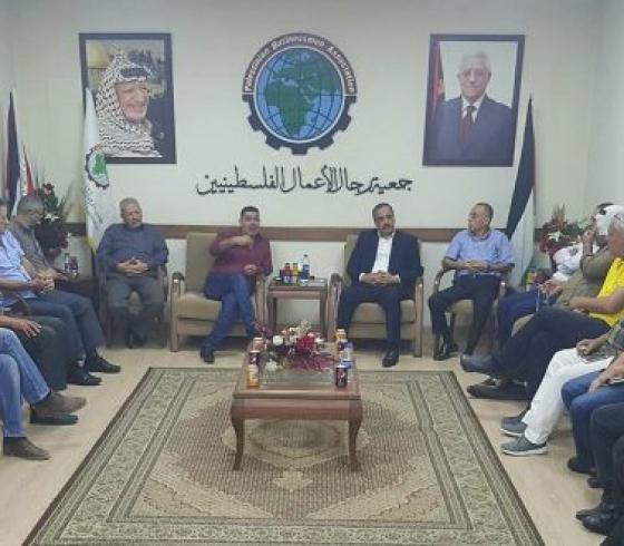 وزارة الشؤون المدنية تلتقي رجال الأعمال وتستمع إلى مطالبهم