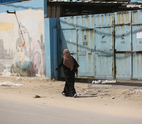 مراكز توزيع كابونات الأونروا مغلقة أمام المواطنين (15).JPG