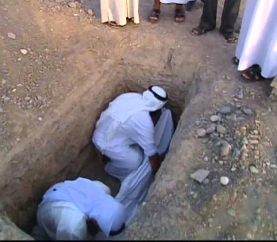 دفن عجوز