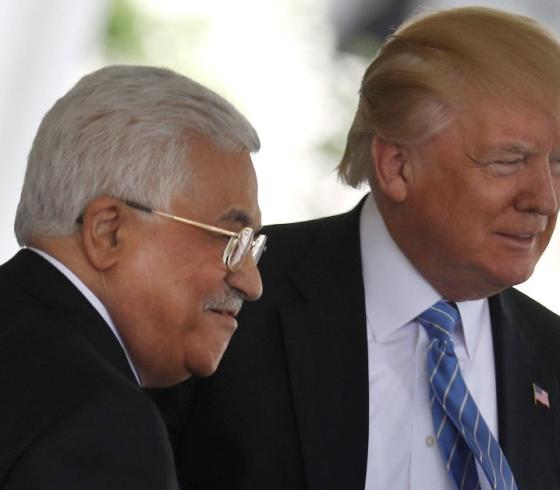 رئيس السلطة الفلسطينية محمود عباس والرئيس الأمريكي دونالد ترامب 
