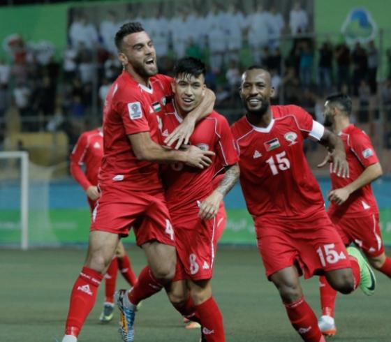 لاعبون من المنتخب الفدائي 