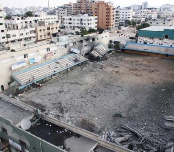 أثار قصف ملعب فلسطين