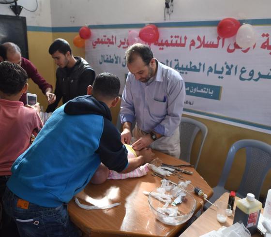 يوماً طبياً لختان الأطفال في غزة