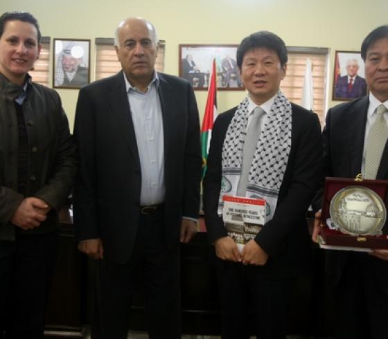 ​الرجوب يستقبل رئيس الاتحاد الكوري الجنوبي لكرة القدم