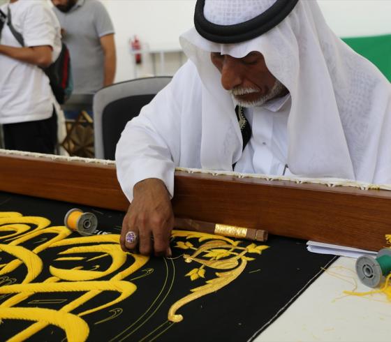 الكعبة المشرفة تستعد للكسوة الجديدة