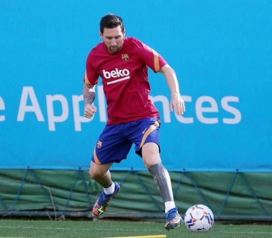 ميسي يعود للتدريبات في برشلونة