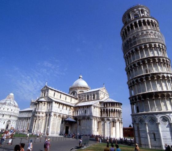 2013-08-19_02_pisa-leaning-tower-italy