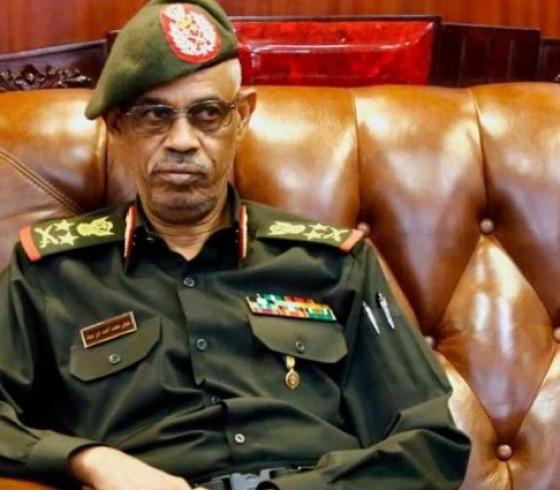 وزير الدفاع عوض محمد أحمد بن عوف