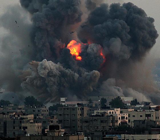 قصف غزة ..صورة ارشيفية