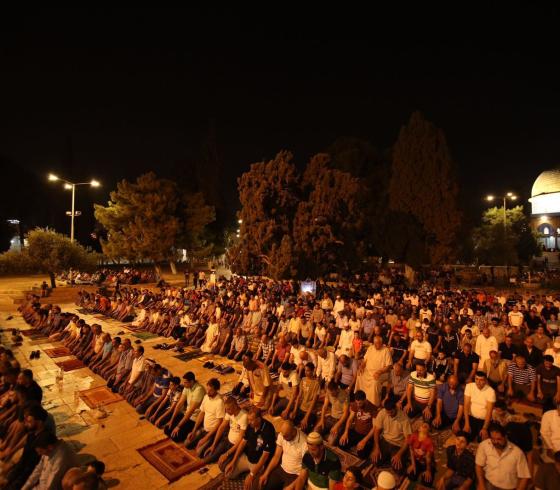 صلاة التراويح في رحاب المسجد الأقصى