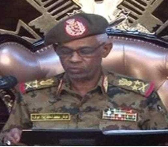 وزير الجيش السوداني عوض بن عوف