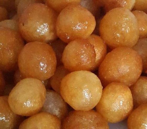 شاهد طريقة عمل العوامة بالطحين وتمتع في مذاقها