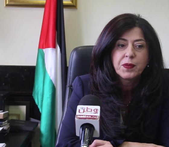 وزيرة الاقتصاد الفلسطيني عبير عودة