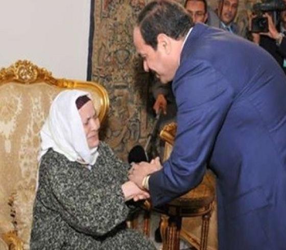 وفاة والدة الرئيس عبد الفتاح السيسي 