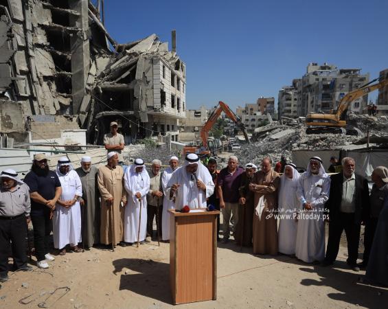التجمع الوطني للقبائل والعشائر والعائلات الفلسطينية ينظم وقفة أمام عمارة السعادة بغزة