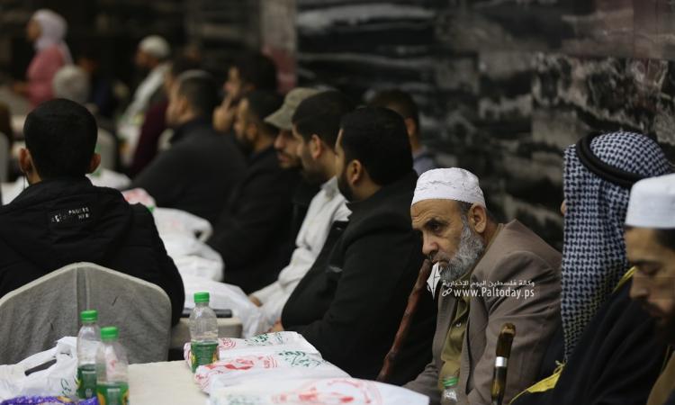 اشهار كتاب درب الصادقين للأسيرين المجاهدين أنور عليان ومحمد أبو طبيخ (29).JPG