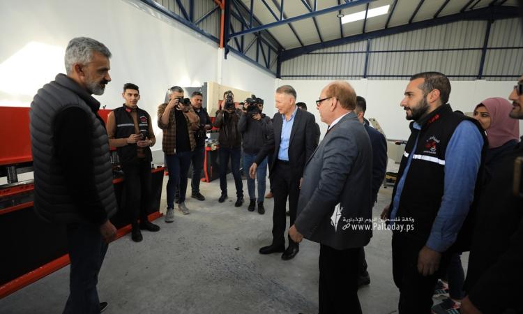 تسليم المنشآت التي أعيد بناؤها في المنطقة الصناعية بغزة (10).JPG