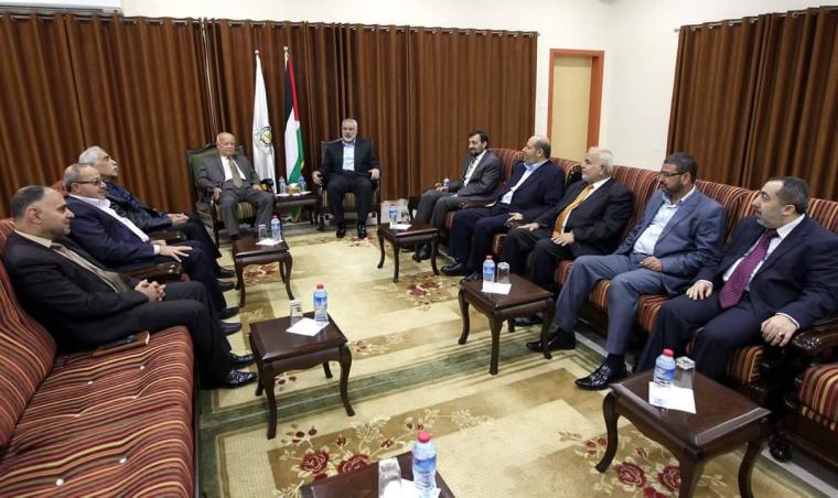حماس وفتح في لقاء سابق لمناقشة المصالحة