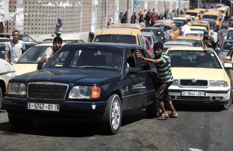 صورة أرشيفية لسيارات غزة