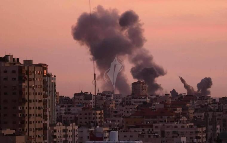 الطيران الحربي يغير مجدداً على قطاع غزة
