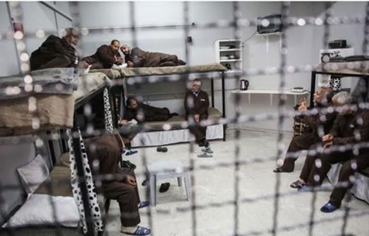 الاسرى داخل سجون الاحتلال
