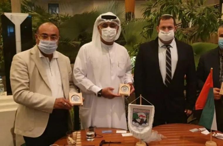صورة لمسؤولين إسرائيليين في الامارات