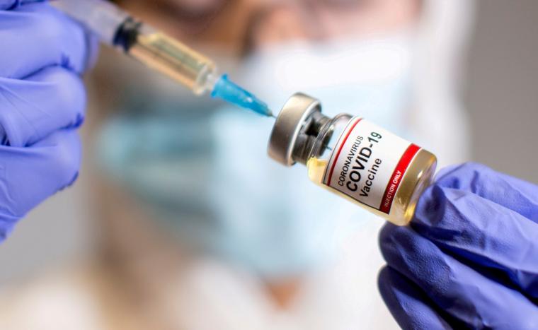 دحلان: دفعة أولى من اللقاحات ضد "كورونا" في طريقها لغزة