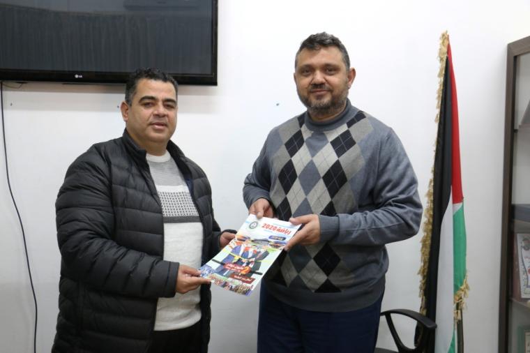 الرياضة بغزة توقع على عقد لتشطيب مبنى نادي اتحاد دير البلح